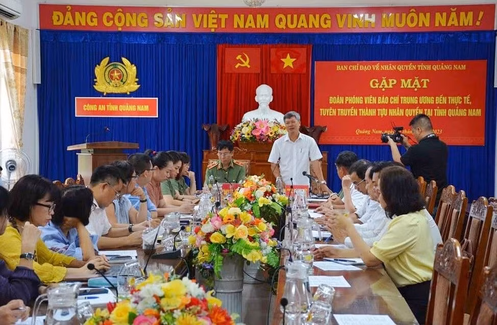 phong vien bao chi di tim hieu thuc te tinh hinh nhan quyen o quang nam hinh 1