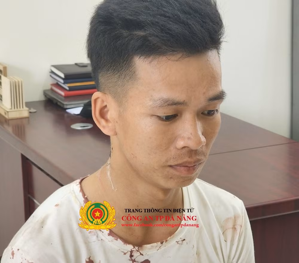 nam thanh nien dung dao chem ban gai vi bi nhan tin doi chia tay hinh 1