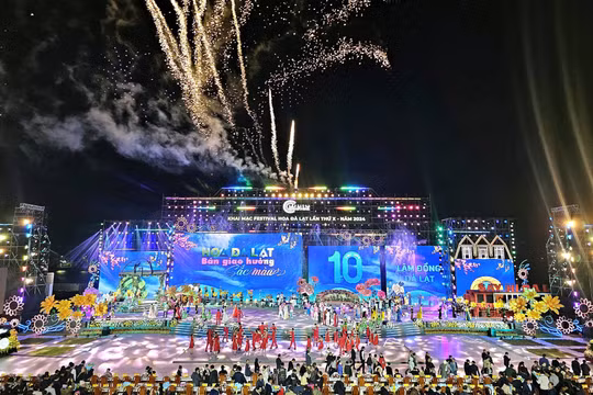 Hàng ngàn người dự lễ khai mạc Festival Hoa Đà Lạt lần thứ 10