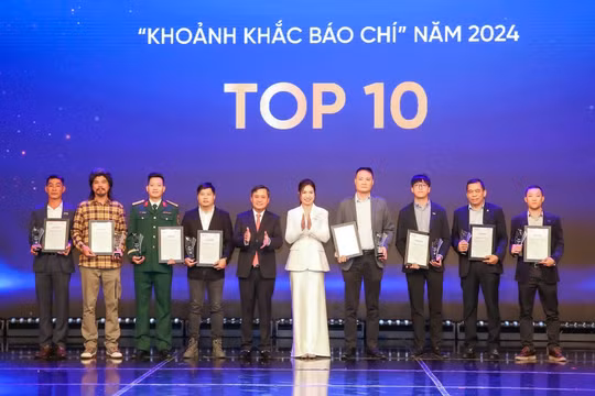 Lễ trao giải ảnh “Khoảnh khắc Báo chí” năm 2024: Vinh danh sự dấn thân, cống hiến của các nhà báo, phóng viên