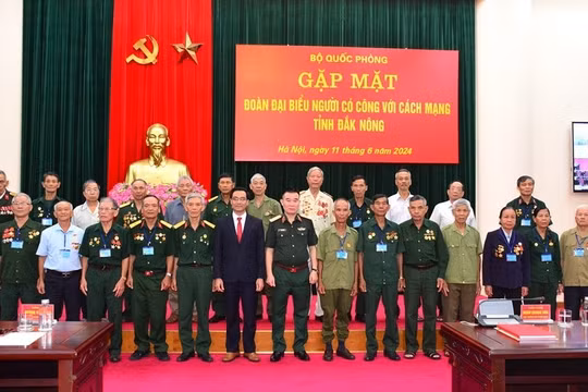 Bộ Quốc phòng gặp mặt Đoàn đại biểu người có công với cách mạng tỉnh Đắk Nông