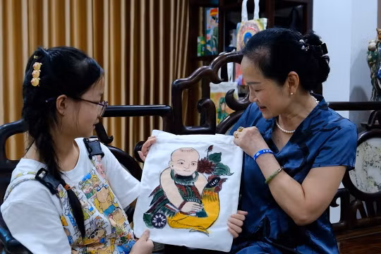 Lan tỏa tình yêu văn hoá truyền thống qua sản phẩm thủ công của cô bé 12 tuổi