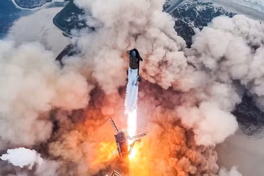 Tàu vũ trụ Starship của SpaceX đã có thể trở về Trái đất an toàn