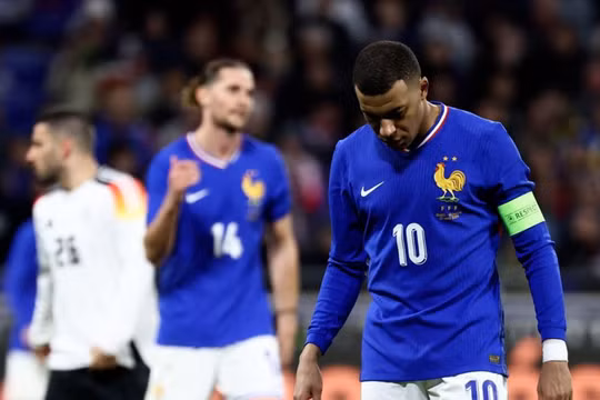 Phong độ kém, Kylian Mbappe bị gạch tên ở đội tuyển Pháp