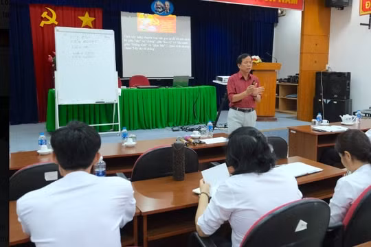 Tập huấn Kỹ năng viết bài chuyên luận bảo vệ nền tảng tư tưởng của Đảng