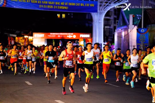 Hải Phòng: 1500 vận động viên tham gia giải chạy vòng quanh di sản thiên nhiên thế giới mới quần đảo Cát Bà