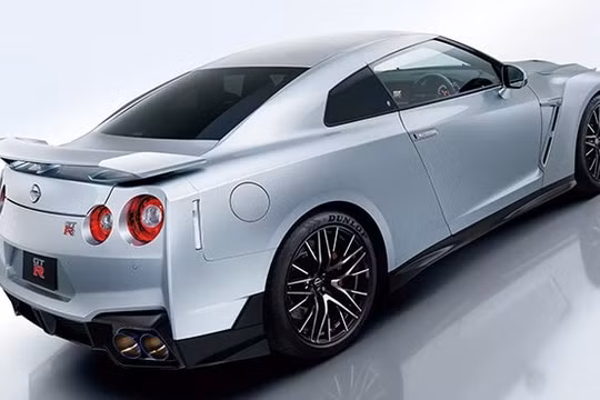 Ngắm phiên bản nâng cấp của Nissan GT-R