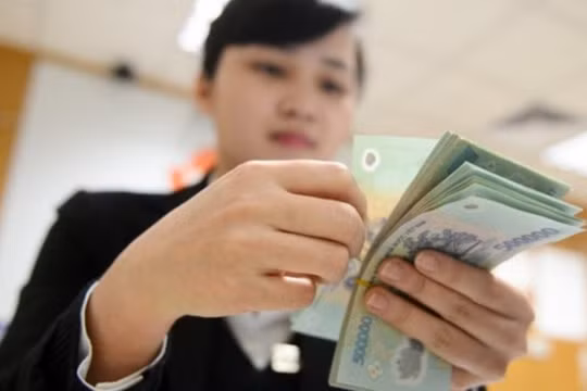 Bộ Chính trị đang xem xét chính sách tiền lương mới để thực hiện từ 1/7