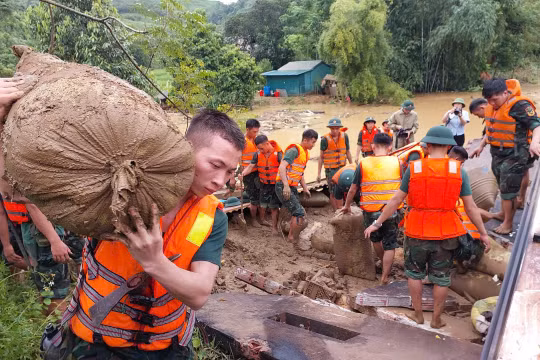 Bộ trưởng Bộ Quốc phòng gửi Thư biểu dương cán bộ, chiến sĩ thực hiện nhiệm vụ phòng, chống, khắc phục hậu quả cơn bão số 3