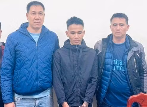 Bắt giữ đối tượng bị truy nã về tội “Giết người” khi đang lẩn trốn ở Kon Tum