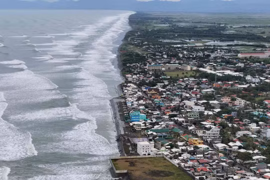 Bão Toraji đổ bộ vào Philippines, gió giật lên tới 180 km/h