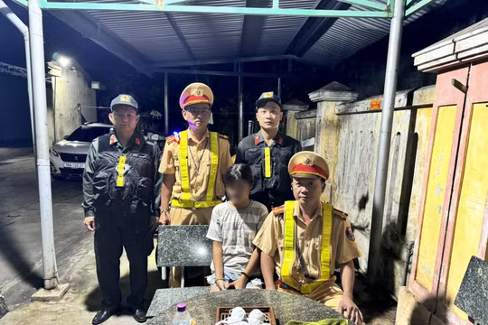 Cảnh sát giao thông kịp thời ngăn cháu bé bị dụ dỗ vào miền Nam