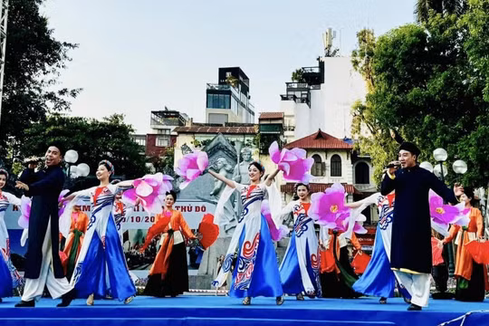 Sân khấu Thủ đô: Làm gì để thoát khỏi xu hướng an toàn, hoài cổ?