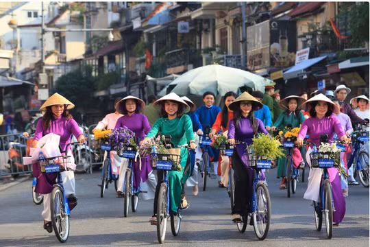 Du lịch Hà Nội năm 2024 tăng trưởng cả quy mô và chất lượng dịch vụ