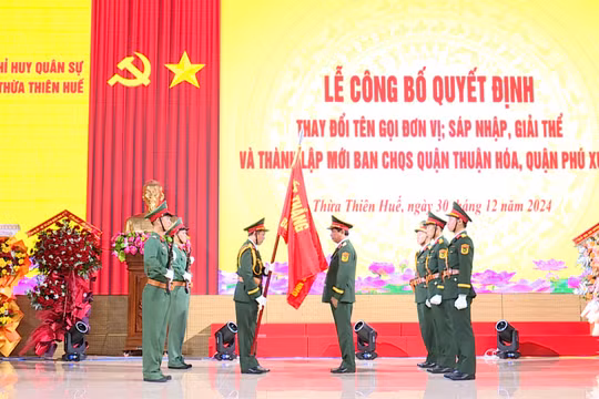 Công bố Quyết định về đổi tên Bộ Chỉ huy Quân sự tỉnh Thừa Thiên Huế