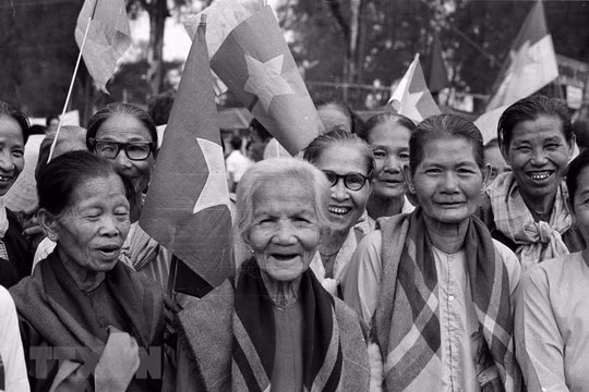 “Đất nước trọn niềm vui”: Hạnh phúc vô biên ngày non sông anh hùng hoàn toàn giải phóng