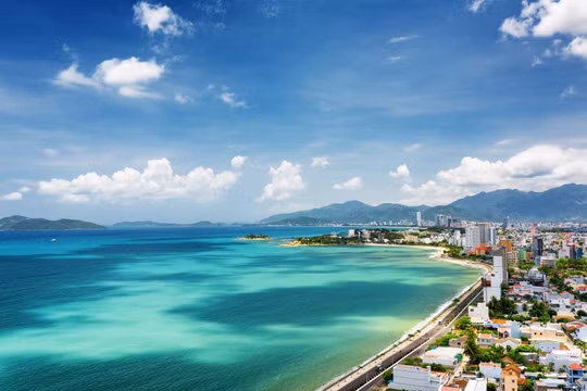 Đón 9 triệu lượt khách, thu về 40.000 tỷ đồng, Khánh Hòa cán đích sớm hơn 3 tháng