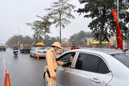 Hà Nội: Bảo đảm trật tự, an toàn giao thông phục vụ các lễ hội đầu Xuân 2024