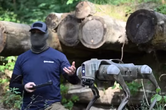 Ukraine sắp triển khai chó robot ra tiền tuyến