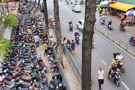 Quận trung tâm TP.HCM thu hơn 600 triệu đồng sau 3 tháng cho thuê vỉa hè