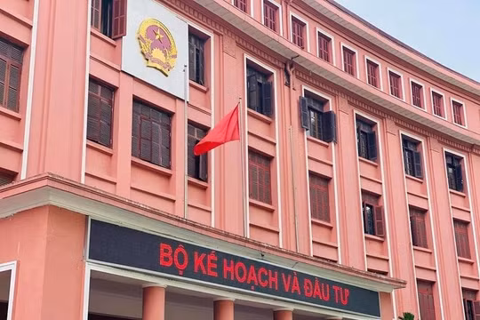 Người có chức vụ không được thành lập doanh nghiệp thuộc 12 lĩnh vực này sau khi thôi chức