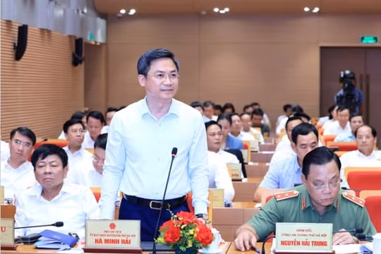 Tinh thần và thái độ phục vụ của cán bộ tốt thì người dân sẵn sàng lắng nghe, ủng hộ