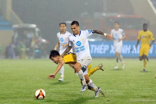 Bán kết Cúp Quốc gia 2023/24: Nóng ở Hàng Đẫy