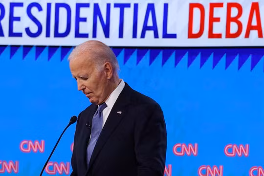 Ông Joe Biden nói 'gần như ngủ quên' trong cuộc tranh luận Tổng thống Mỹ