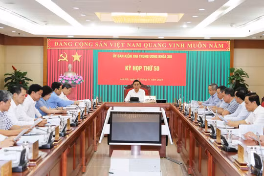 Đề nghị xem xét, thi hành kỷ luật Ban cán sự đảng Bộ Giao thông vận tải nhiệm kỳ 2021-2026 và ông Nguyễn Văn Thể