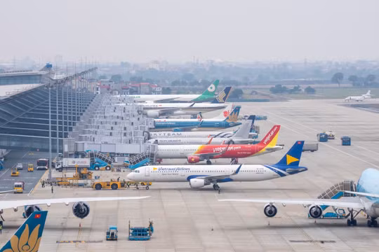 Bộ Tài chính: Giá vé máy bay tăng cao không phải do thuế, phí