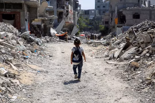 Năm học mới ở Gaza bắt đầu với tất cả các lớp học đóng cửa