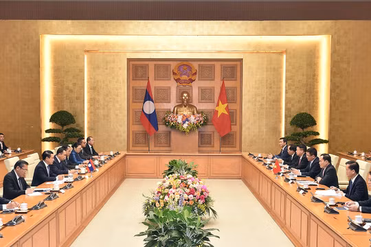 Phó Thủ tướng Trần Lưu Quang hội đàm với Phó Thủ tướng Chính phủ, Bộ trưởng Ngoại giao Lào