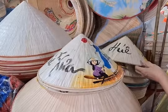 Làng nón Phú Cam - Nét đẹp truyền thống không thể bỏ lỡ khi đến cố đô Huế
