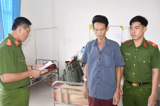 Bắt tạm giam đối tượng dùng dao sát hại vợ cũ