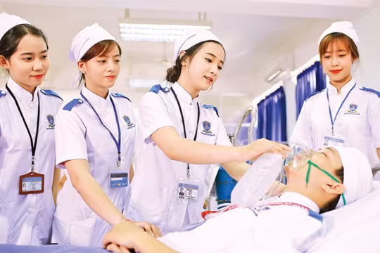 Các trường đào tạo y khoa công bố điểm xét tuyển: Thí sinh lưu ý để tránh bẫy điểm sàn