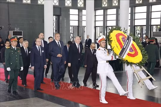 Đoàn đại biểu Liên bang Nga viếng Tổng Bí thư Nguyễn Phú Trọng