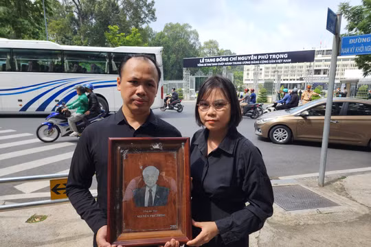 Những nỗi niềm tiếc thương Tổng Bí thư Nguyễn Phú Trọng được ghi nhận tại Hội trường Thống Nhất