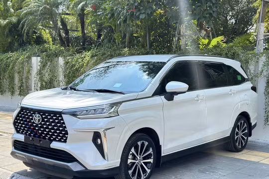 Giá xe Toyota Veloz Cross lăn bánh tháng 7/2024: Giảm không phanh đấu Mitsubishi Xpander