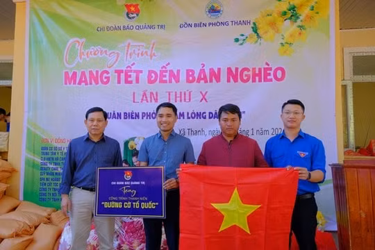 Báo Quảng Trị tổ chức chương trình “Mang Tết đến bản nghèo” tại huyện Hướng Hóa