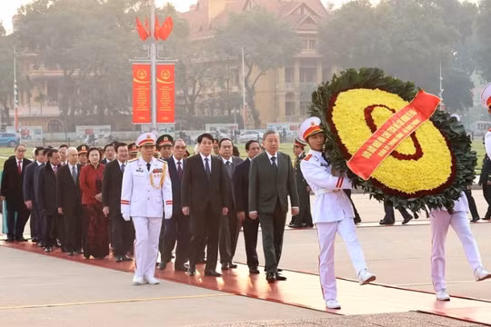 Lãnh đạo Đảng và Nhà nước viếng Chủ tịch Hồ Chí Minh nhân kỷ niệm 80 năm Quân đội Nhân dân Việt Nam
