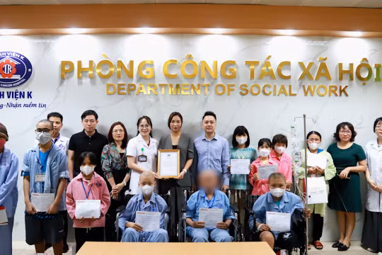 Quỹ "Ước mơ xanh" Báo Nhà báo và Công luận đồng hành, chia sẻ với bệnh nhi ung thư