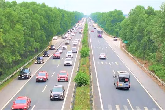 Liên tiếp tai nạn trên cao tốc: Lái xe cần nắm vững kỹ năng, tuân thủ quy định khi di chuyển