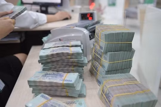 Lãi suất liên ngân hàng quay đầu giảm mạnh sau khi đạt đỉnh cao nhất từ tháng 5/2023