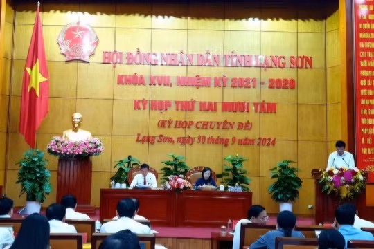Lạng Sơn: Thông qua 16 nghị quyết về nhân sự, các vấn đề liên quan phát triển kinh tế - xã hội
