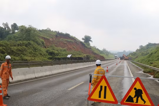 Tập trung xử lý các điểm sạt lở trên cao tốc Nội Bài - Lào Cai