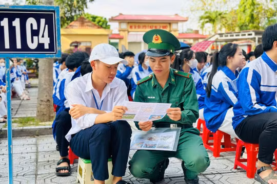 Quảng Trị: Tuyên truyền tác hại của ma túy và các tệ nạn xã hội đến cán bộ, giáo viên và học sinh