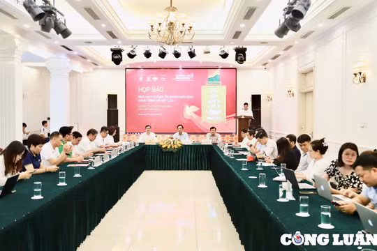 Họp báo giải chạy “Quảng Trị Marathon 2024 - Hành trình về Đất lửa”