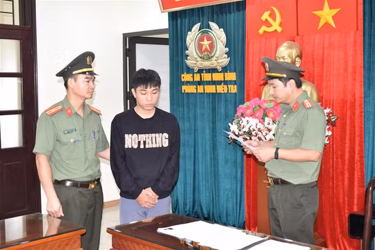 Mua súng trên mạng bán kiếm lời, nam thanh niên bị khởi tố