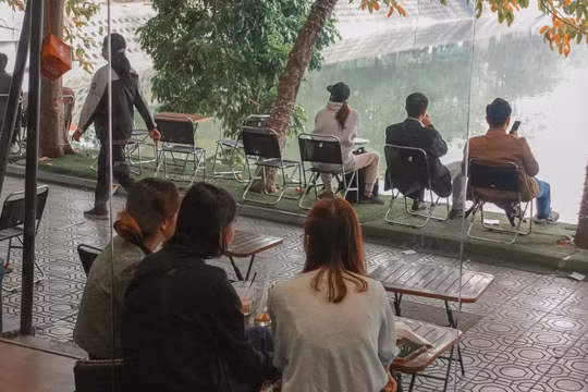 Quán xá ở Hà Nội phục vụ xuyên Tết, chủ quán cam kết giữ nguyên giá, không phụ thu