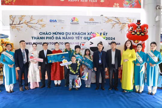 Vietnam Airlines phối hợp cùng các tỉnh thành tổ chức chuyến bay “xông đất” năm Giáp Thìn